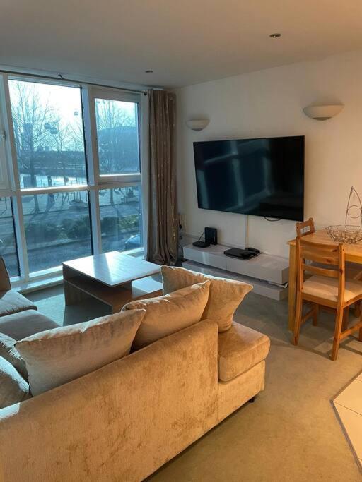 לונדון 1 Bedroom Apartment Royal Docks מראה חיצוני תמונה