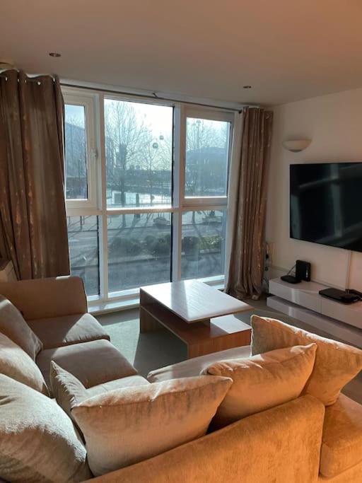 לונדון 1 Bedroom Apartment Royal Docks מראה חיצוני תמונה