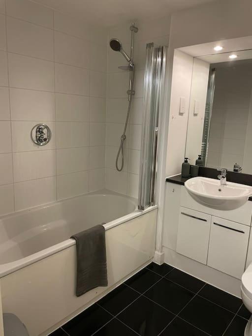 לונדון 1 Bedroom Apartment Royal Docks מראה חיצוני תמונה